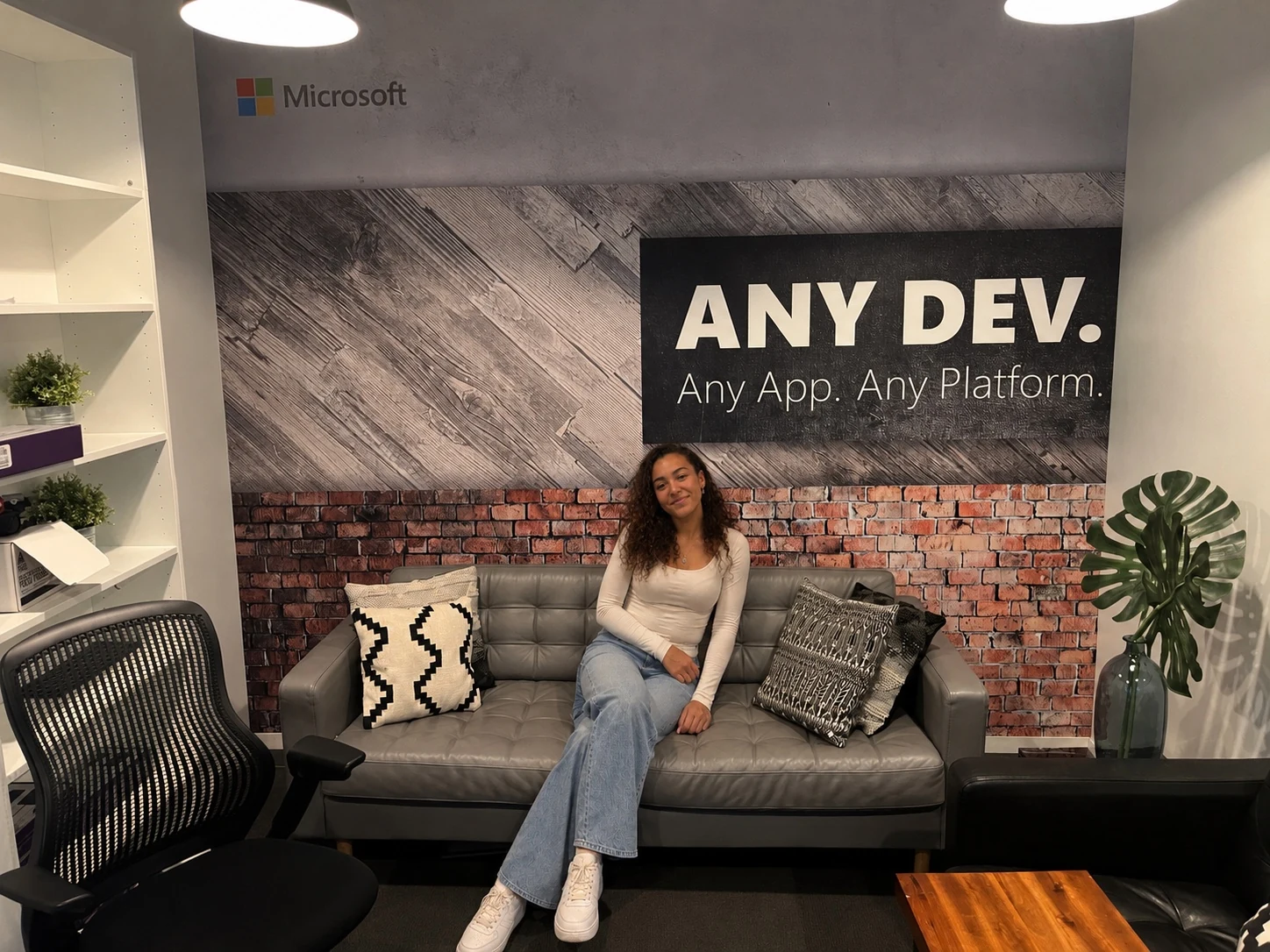 Pulchritude Fashion in a technology workspace